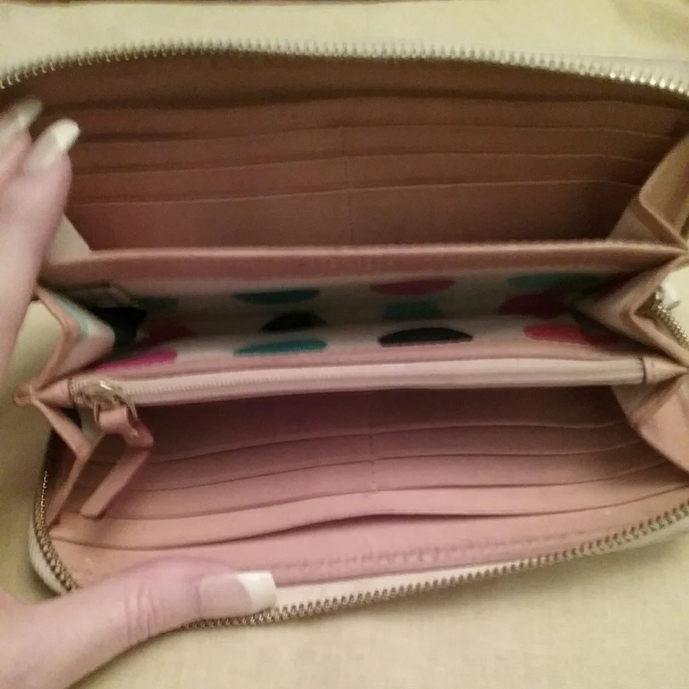 Authentic  Kate Spade Zippy Wallet